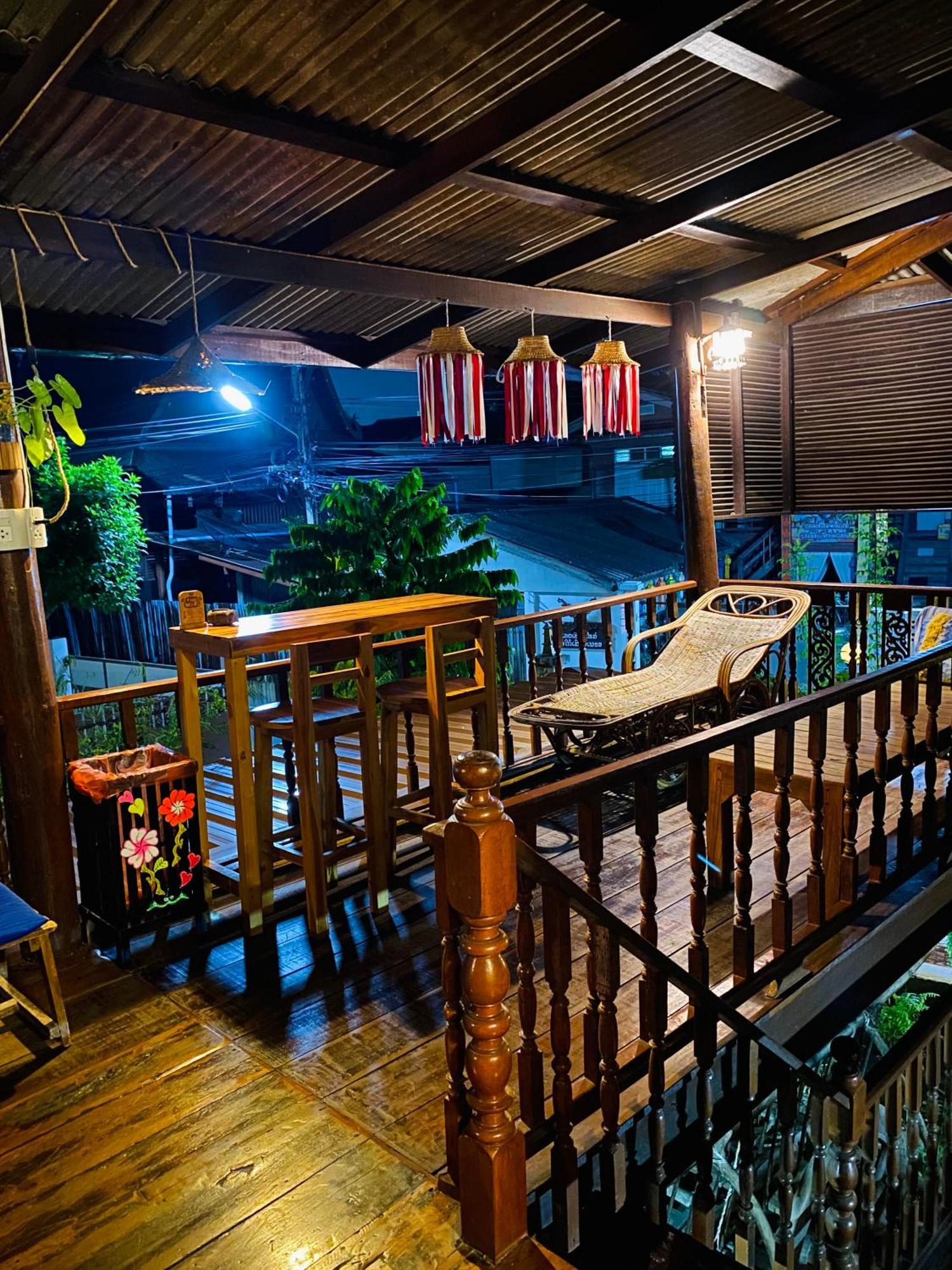 Banthai Guesthouse Phetchaburi Exterior photo