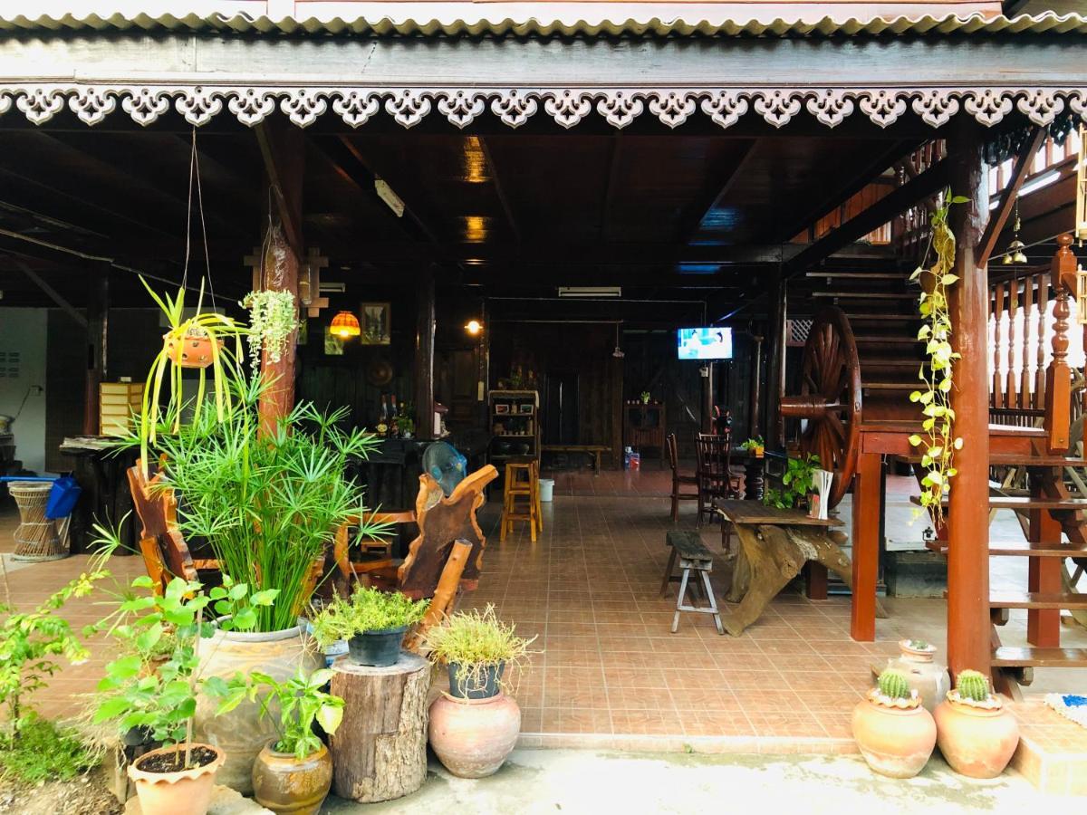 Banthai Guesthouse Phetchaburi Exterior photo